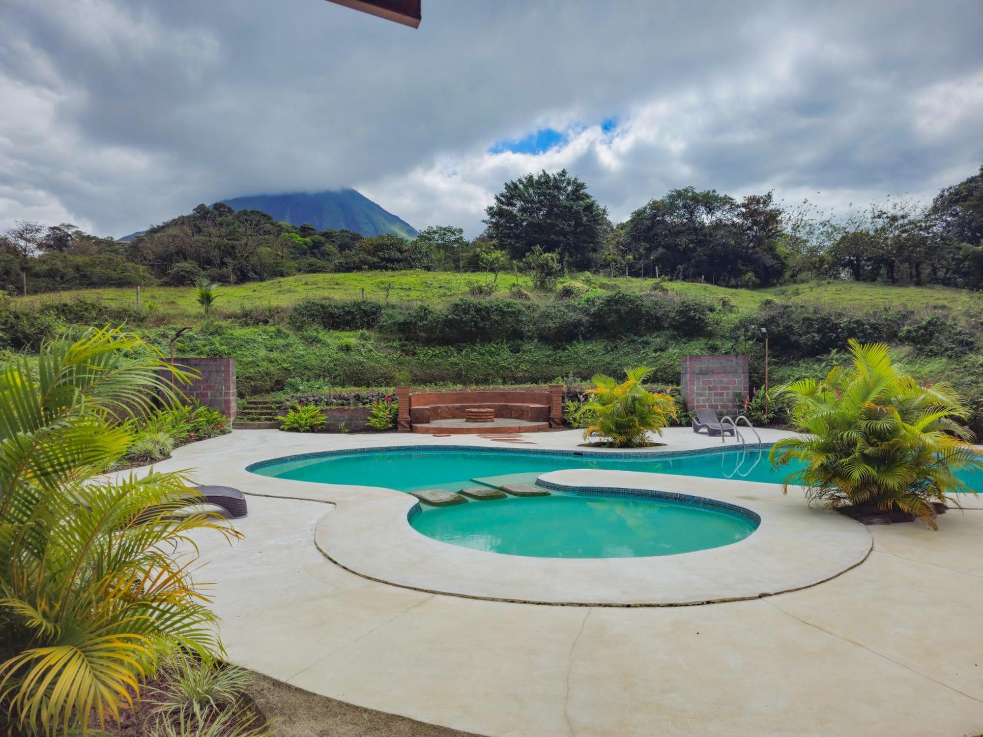 Confort Arenal Hotel