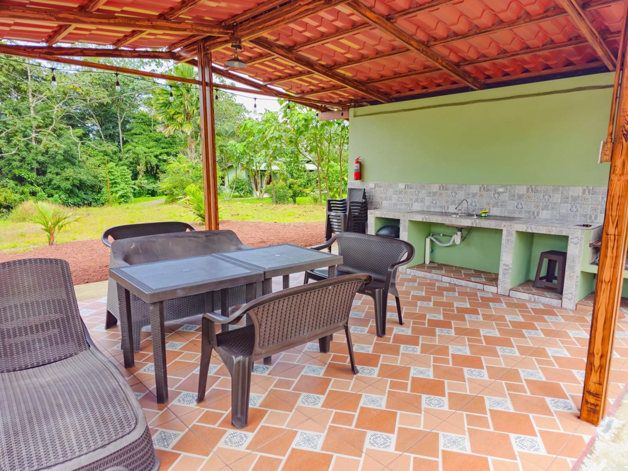 Confort Arenal Hotel